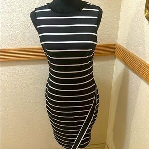 Maggy London Black and White Striped Sleeveless Sheath Midi Dress Size US 6